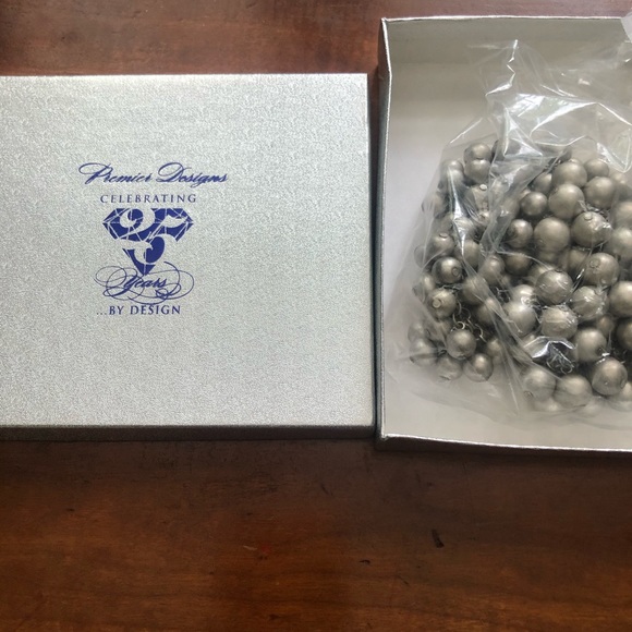 Premier Designs Necklace - Picture 3 of 3